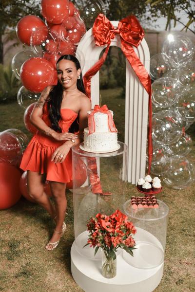A Influenciadora Rutiele Fernandes celebra seus 29 anos no Sítio das Orquídeas