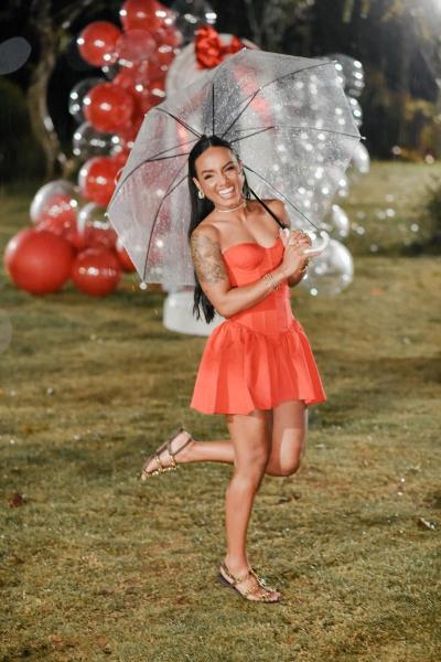 A Influenciadora Rutiele Fernandes celebra seus 29 anos no Sítio das Orquídeas