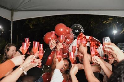 A Influenciadora Rutiele Fernandes celebra seus 29 anos no Sítio das Orquídeas
