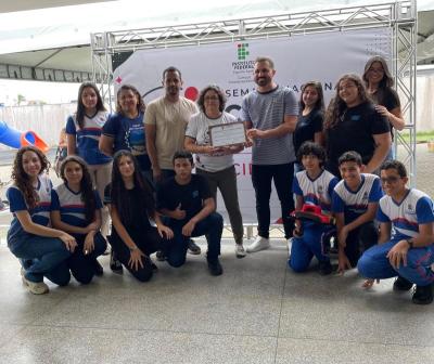 Alunos da EMEIEF São Salvador participam da Semana Nacional de Ciência e Tecnologia do IFES