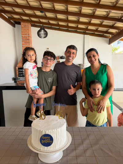 Aniversário de Emerson e Isaque é celebrado com alegria ao lado de familiares e amigos