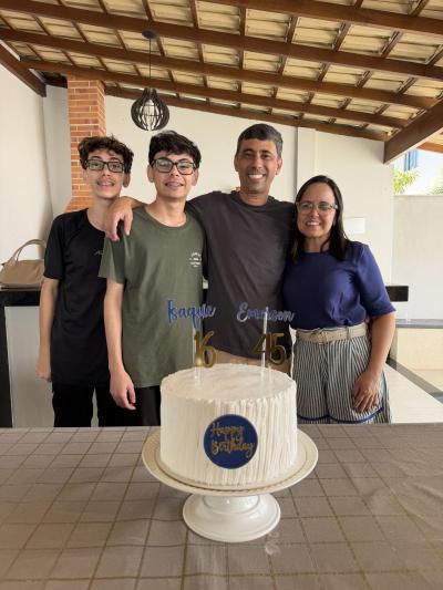Aniversário de Emerson e Isaque é celebrado com alegria ao lado de familiares e amigos