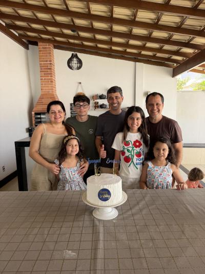 Aniversário de Emerson e Isaque é celebrado com alegria ao lado de familiares e amigos