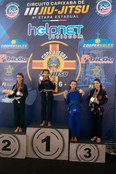 Atleta Helena Minas Machado conquista ouro e bronze em competição estadual de jiu-jítsu