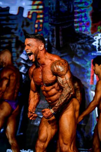 Bruno Moreira se destaca no fisiculturismo capixaba e se prepara para competição internacional em Vitória
