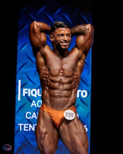 Bruno Moreira se destaca no fisiculturismo capixaba e se prepara para competição internacional em Vitória