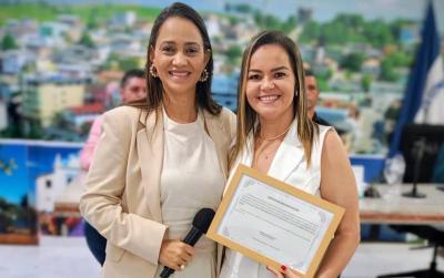 Por iniciativa da vereadora Fabíula Barreto, Câmara de Presidente Kennedy homenageia mulheres do município