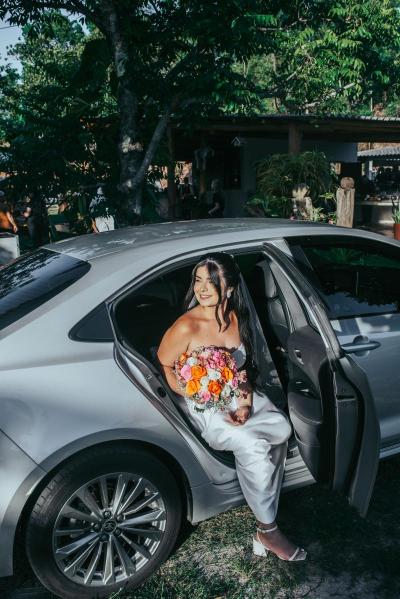 Daniele Jordão e Tales Pacheco celebram união em cerimônia repleta de amor