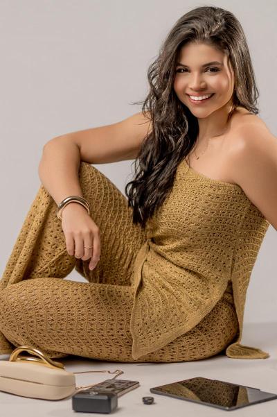 Héllen Carla: a trajetória inspiradora que marcou a capa da última edição da Revista Essence