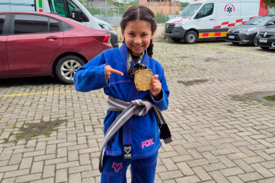 Júlia Menezes Valpasso conquista o 1º lugar na 8ª Copa Pepê, em Guarapari