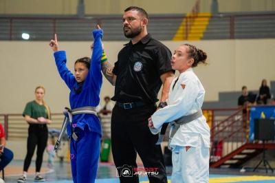 Júlia Menezes Valpasso conquista o 1º lugar na 8ª Copa Pepê, em Guarapari