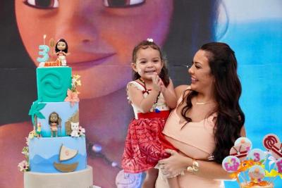Maitê celebra 3 anos com festa temática da Moana