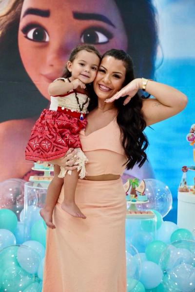Maitê celebra 3 anos com festa temática da Moana