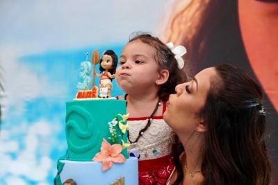Maitê celebra 3 anos com festa temática da Moana
