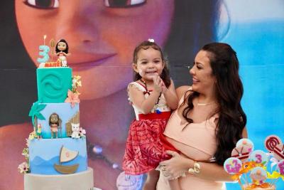 Maitê celebra 3 anos com festa temática da Moana