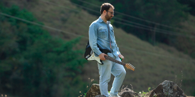 Makson Côra lança videoclipe com cenas gravadas no Vale do Emboque