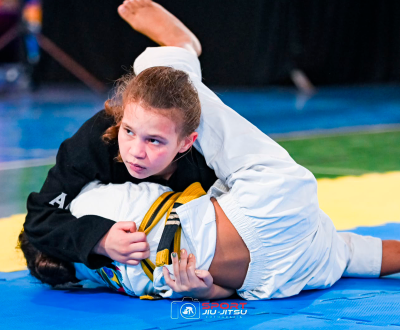 Mirella Evangelista conquista título estadual de jiu-jítsu e cinturão do GP Kids no Espírito Santo