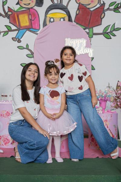 Luísa Damasceno fez 4 aninhos com o tema "A Bailarina"