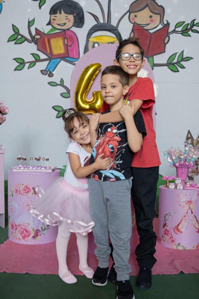 Luísa Damasceno fez 4 aninhos com o tema "A Bailarina"