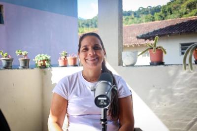 Podcast feito por jovens de Vargem Alta retratam histórias de avós