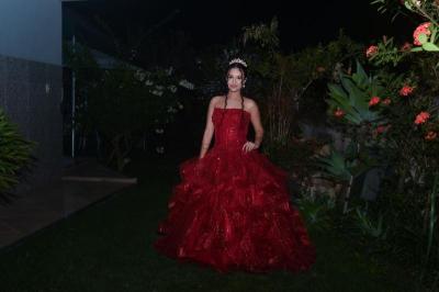 Rhayna Barreto celebra seus 15 anos em noite especial