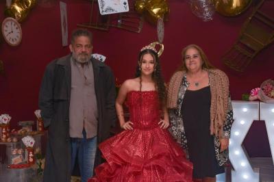 Rhayna Barreto celebra seus 15 anos em noite especial