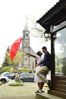 Samara & João Felipe: romance no ar no pré-wedding em Gramado.