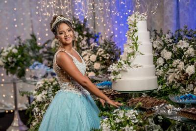 Uma Noite Encantada: A Festa de 15 anos de Raissa