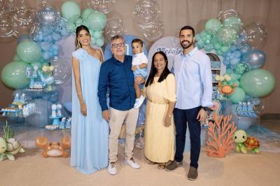 Vicente celebra seu 1º aniversário em uma encantadora aventura no fundo do mar