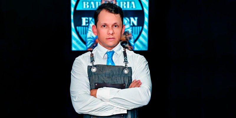 Conheça um pouco da história do Barbeiro Emerson