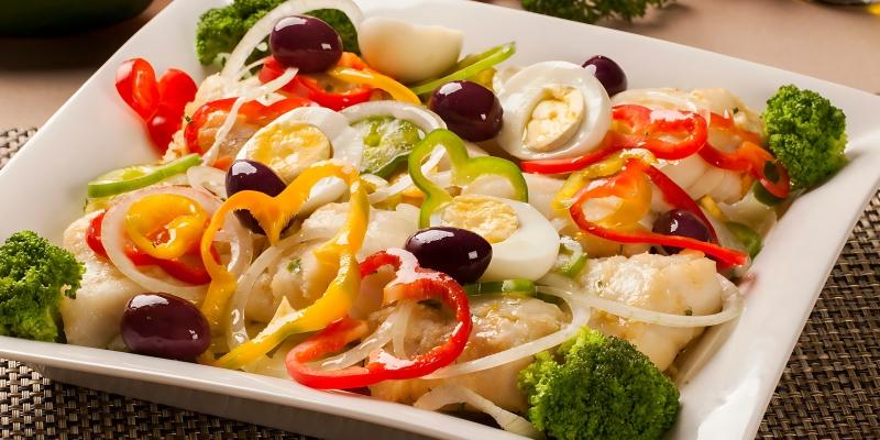 Rápido e Saboroso: Como Preparar uma Salada de Bacalhau para o Ano Novo