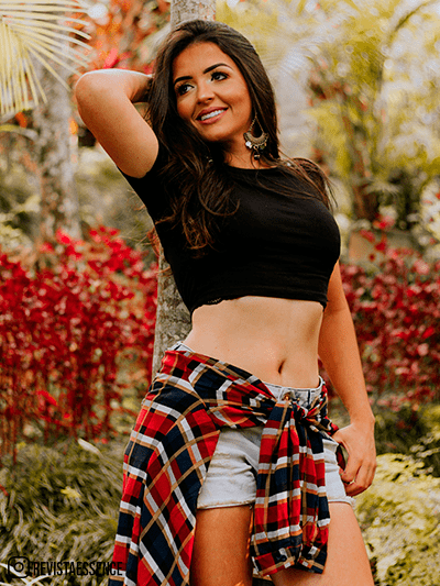Christiane Massini | 28 Anos | Alegre